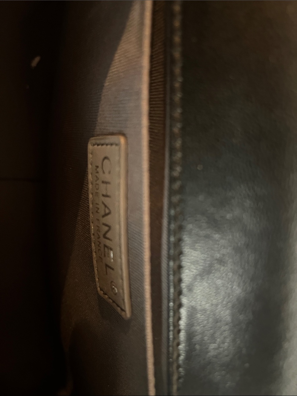 CHANEL Black Leather Messenger Bag with Interior Logo Patch chain shoulder piece